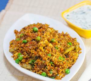 Veg Biryani With Raita             