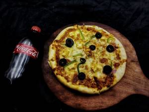 Jain Tandoori Paneer Pizza [10 Inches] + 2 Coke [250 Ml]