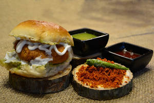 Mayonnaise Vadapav ( Serves 1 )