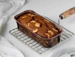 Plum Cake Medium 300 Grams