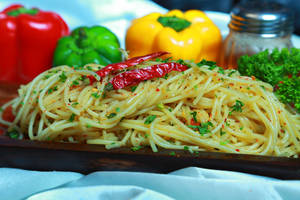 Aglio Olioe Peperoncino Pasta