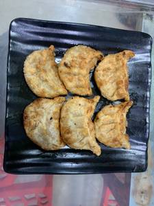 Veg fried momos 6 Pcs