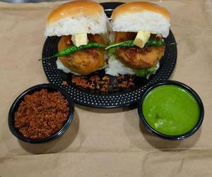 Butter Vada Pav