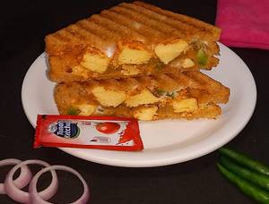 Paneer Tikka Sandwich (3 Slices)