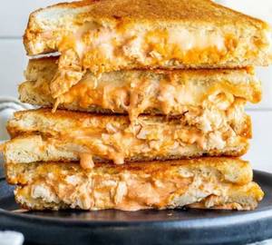 Fried chicken schezwan sandwich