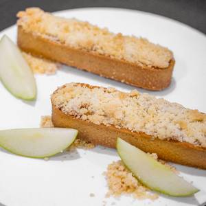 Apple Crumble Tart