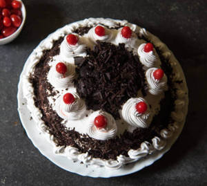 Black Forest Cake ( 3 Pound )