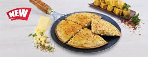 Paneer & onion paratha pizza
