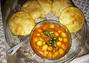 Punjabi Aloo Paratha ( Atta ) Roasted With Ghee - 2 Pcs With Ghugni Sabji Combo                                                 