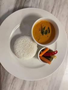 Chicken Red Thai Curry With Steamed Rice