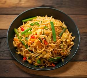 Egg hakka noodles