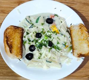 White Sauce Pasta