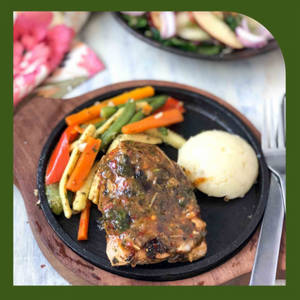 Pepper Chicken Steak With Garlic Sauce