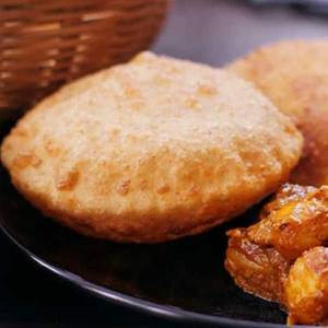 Radhabollovi 3 PC + Aloo Dum