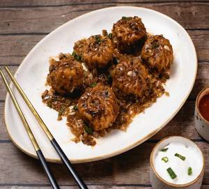 Veg Schezwan Momos