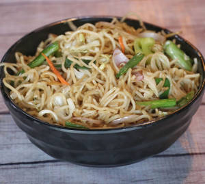 Veg Hakka Noodles
