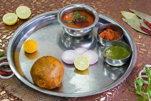Mini Dal Bafla Thali