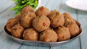 Desi ghee Shahi Atta Laddu