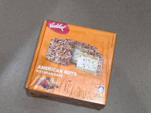 Vadilal American Nuts Ice Cream Cake [500ml]