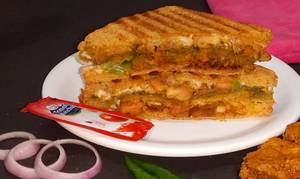 Chicken Tikka Sandwich (3 Slices)