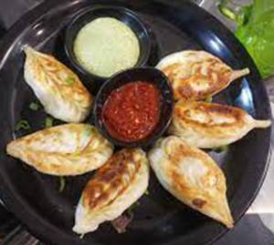 Chilly cheese chicken momos [fried] 6pcs
