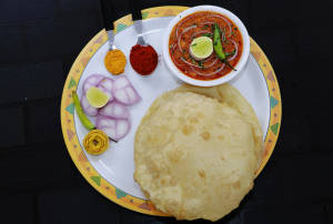 Chole With 2 Bhature