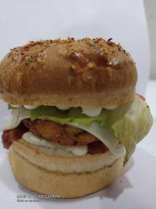 Crunchy Aloo Chees Burger