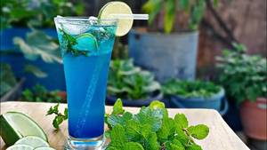 Blue Lagoon Mojito