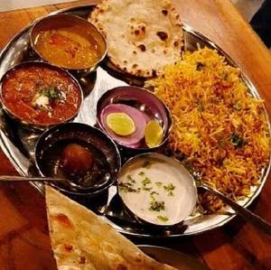 Amritsari Deluxe Thali