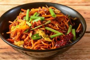 Schezwan Chicken Noodles