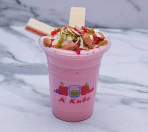 Strawberry lassi
