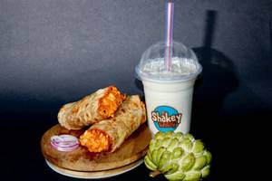 Italian Paneer Roll + Sitaphal Milkshake
