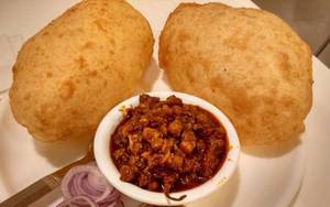 Chhole Bhatura