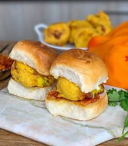 Vada Pav[ 2 Pieces]