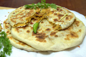 Stuffed Naan (100% Restaurant Menu Price)