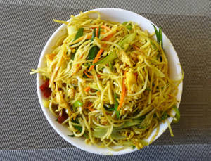 Egg Hakka Noodles    