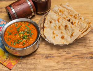Full Butter Chicken + 4 Butter Naan [Free ] 