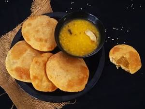 Radhaballavi (3pcs) With Cholar Dal