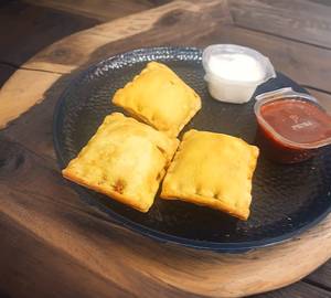 Veggie Pizza Pocket (3 Big Pcs)