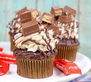 Kitkat Chocolate Cupcakes [2 Pieces]