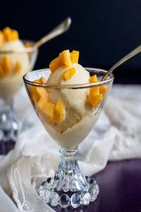 Mango With Vanilla Ice Creamm