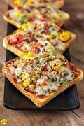 Chesse Corn Bread Pizza 