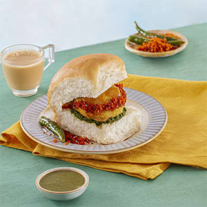 Freshly Made Vada Pav