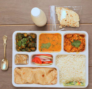 Gujarati Lunch Thali ( Non Jain )