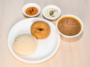 Idli Vada 