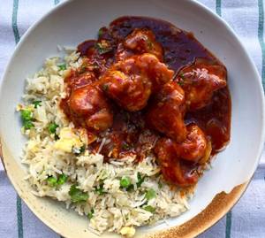 Egg fried rice and chicken chilli