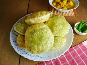 Mutter Poori Dum Aloo