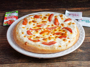 Tomato & Cheese Pizza