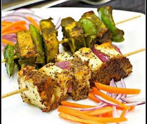 Achari Paneer Tikka