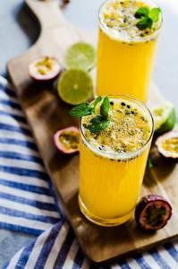 Passion fruit mojito